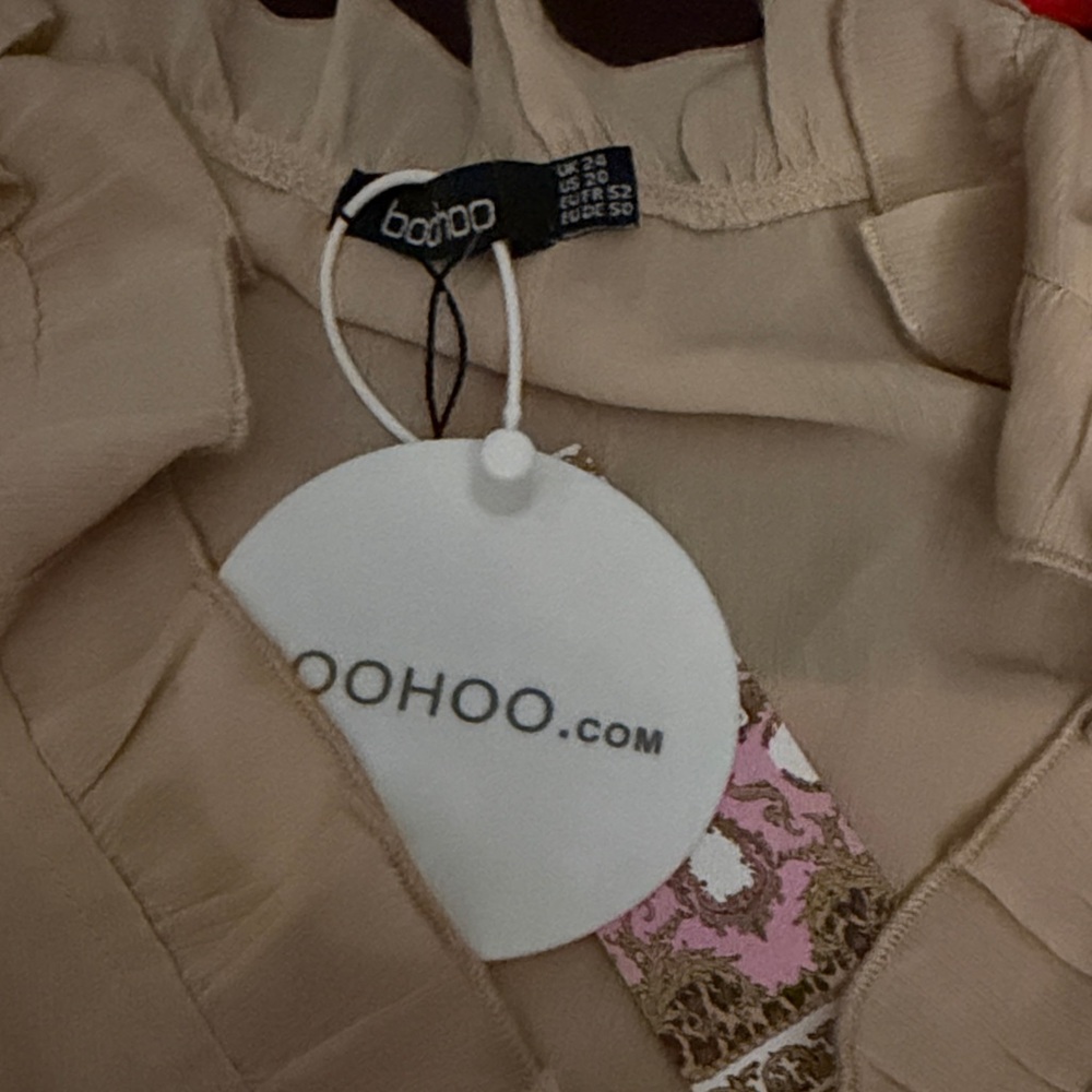 Boohoo nwt Georgette Crepe Ruffle Top Sz 20